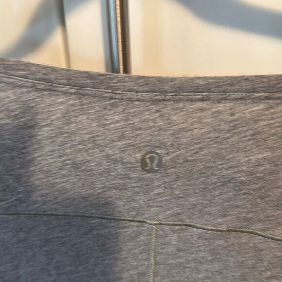 Lululemon short sleeve side cut gray t-shirt size 8   Took size tag off but meas - Picture 3 of 7